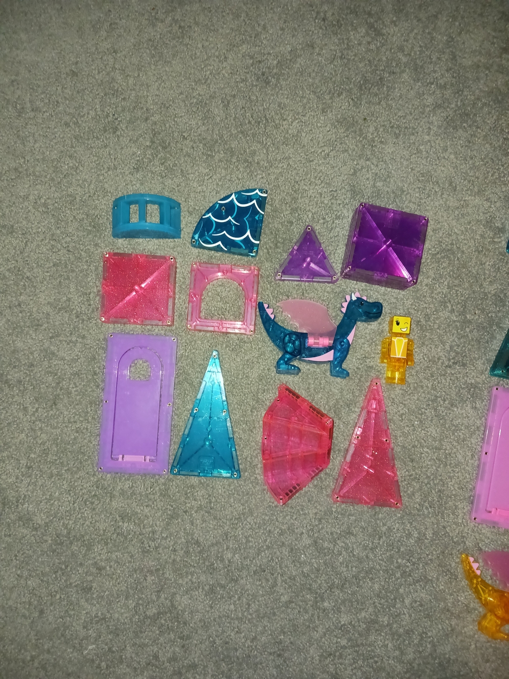 MAGNA-TILES Castle 25-Piece and Castle DLX 48-Piece Magnetic Construction Sets - Picture 4 of 9